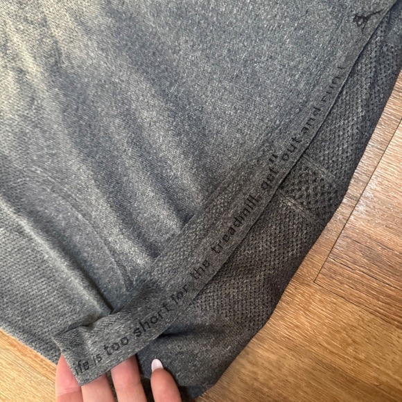 Lululemon Swiftly Tech Gray Ombre Short Sleeve Running Training Top - Picture 3 of 5